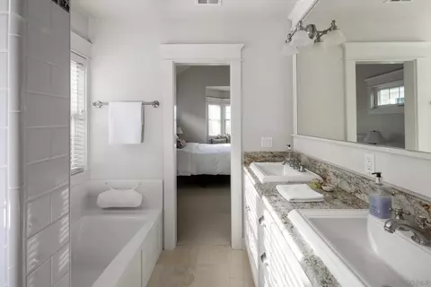 Bath - 461 D Ave, Coronado, CA 92118 photo 1 of 5