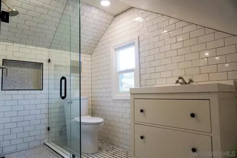 Bath - 13435 E Los Coches Rd, El Cajon, CA 92021 photo 2 of 2