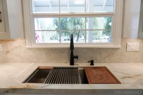 Kitchen - 13435 E Los Coches Rd, El Cajon, CA 92021 photo 2 of 4