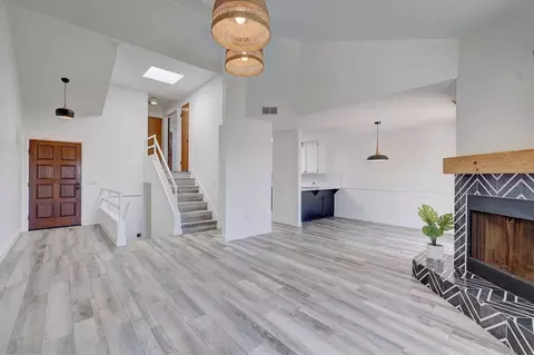 303 Crocus Ct, Encinitas, CA 92024