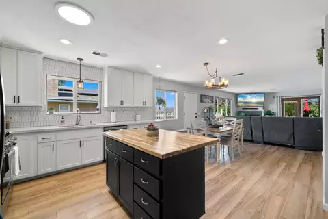 8511 Dobyns Dr, Santee, CA 92071