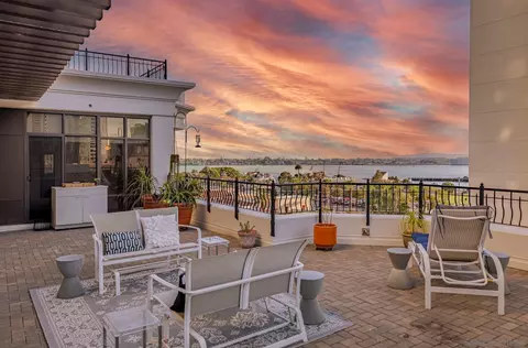 700 W Harbor Dr #705, San Diego, CA 92101