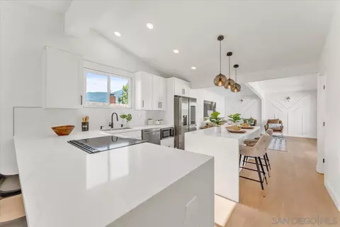 8225 Hudson Dr, San Diego, CA 92119