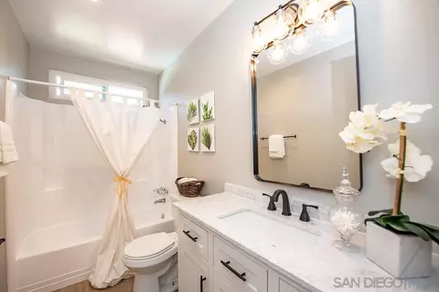 Bath - 4281 Lowell St #15, La Mesa, CA 91941 photo 3 of 5