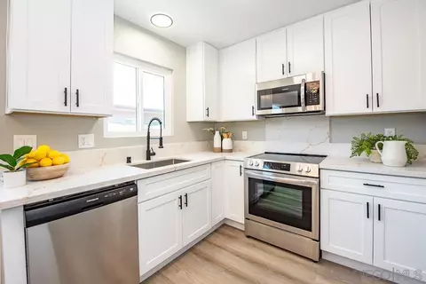 Kitchen - 4281 Lowell St #15, La Mesa, CA 91941 photo 1 of 1