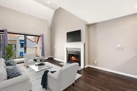 8338 Regents Rd #3 O, San Diego, CA 92122
