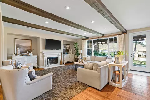 7559 Circulo Sequoia, Carlsbad, CA 92009 photo 6