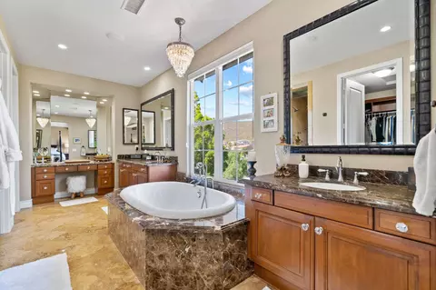 7559 Circulo Sequoia, Carlsbad, CA 92009 photo 12