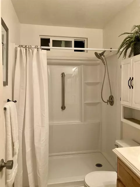 Bath - 3151 Coral Dr, Oceanside, CA 92056 photo 1 of 1