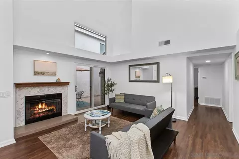 835 Windcrest Dr, Carlsbad, CA 92011