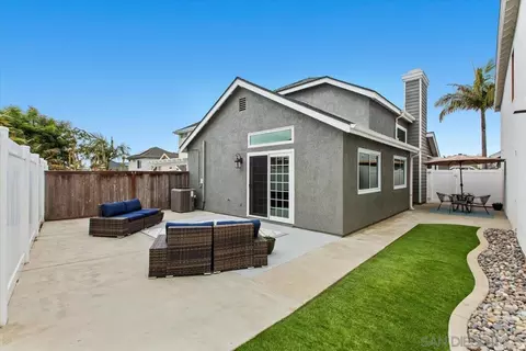 Exterior - 835 Windcrest Dr, Carlsbad, CA 92011 photo 3 of 7