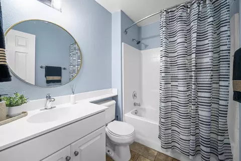 Bath - 10239 Daybreak Ln UNIT 2, Santee, CA 92071 photo 2 of 4