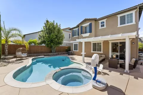 Exterior - 32698 Ritter Ct, Temecula, CA 92592 photo 4 of 6