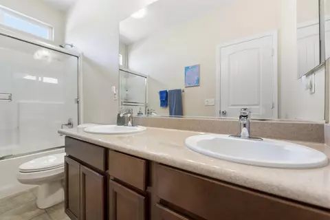 Bath - 32698 Ritter Ct, Temecula, CA 92592 photo 4 of 4