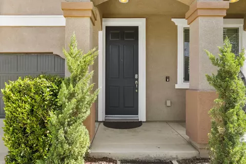 Entry Way - 32698 Ritter Ct, Temecula, CA 92592 photo 1 of 4