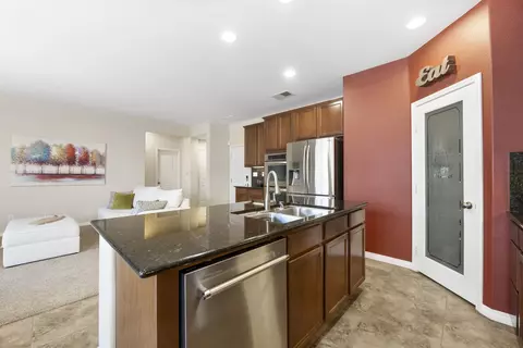 Kitchen - 32698 Ritter Ct, Temecula, CA 92592 photo 4 of 5