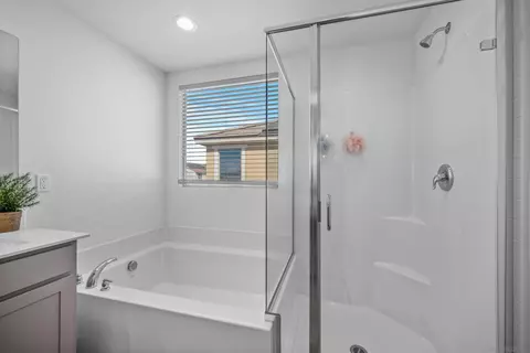 Bath - 29580 E Falcon Hill Dr, Menifee, CA 92584 photo 2 of 2