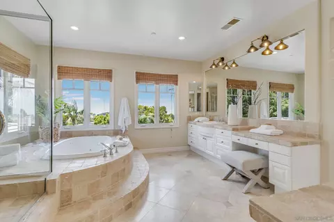 Bath - 590 Camino El Dorado, Encinitas, CA 92024 photo 1 of 1