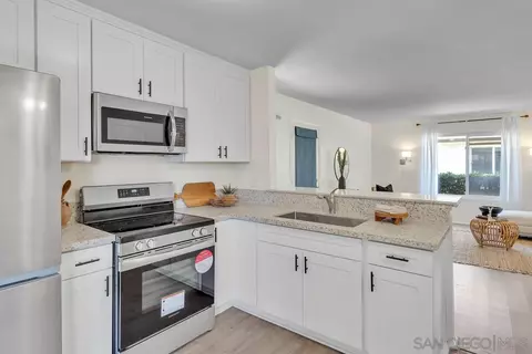 9941 Woodpark Dr, Santee, CA 92071 photo 5