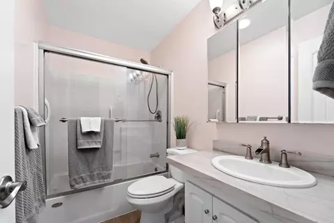 Bath - 1132 Oleander Ave, Chula Vista, CA 91911 photo 1 of 3