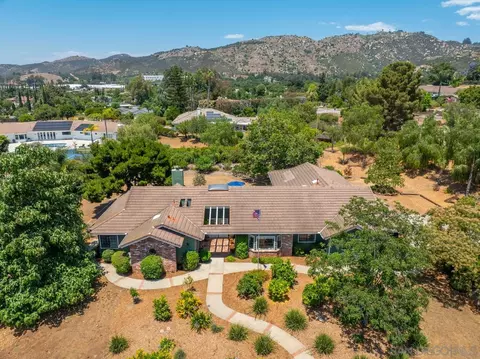 1704 Marilyn Ln, San Marcos, CA 92069