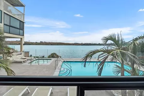 4513 Cove Dr #5, Carlsbad, CA 92008