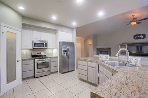 Kitchen - 15005 Moonglow Dr, Ramona, CA 92065 photo 2 of 6