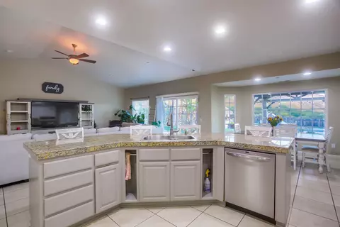 Kitchen - 15005 Moonglow Dr, Ramona, CA 92065 photo 4 of 6