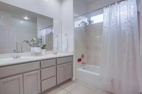 Bath - 15005 Moonglow Dr, Ramona, CA 92065 photo 6 of 8