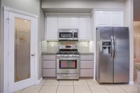 Kitchen - 15005 Moonglow Dr, Ramona, CA 92065 photo 3 of 6