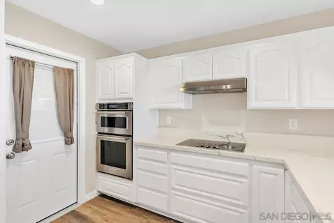 Kitchen - 10050 El Nopal, Santee, CA 92071 photo 3 of 5