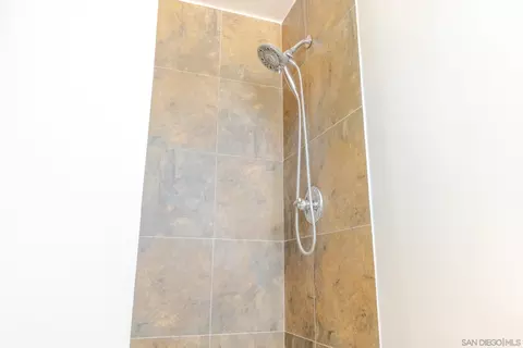 Bath - 1587 Vine, El Centro, CA 92243 photo 3 of 4