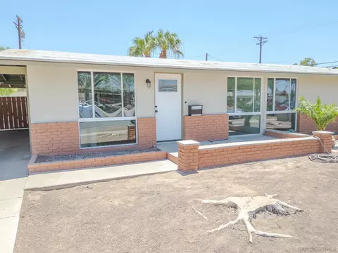 Exterior - 1587 Vine, El Centro, CA 92243 photo 3 of 9