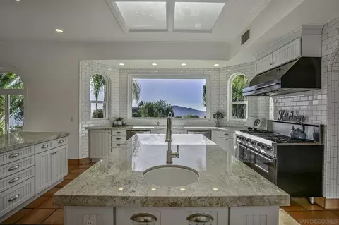 Kitchen - 14897 Presilla Dr, Jamul, CA 91935 photo 1 of 4