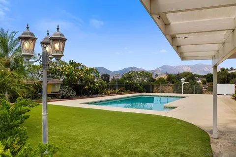 12360 Single Oak Pl, Lakeside, CA 92040 photo 4