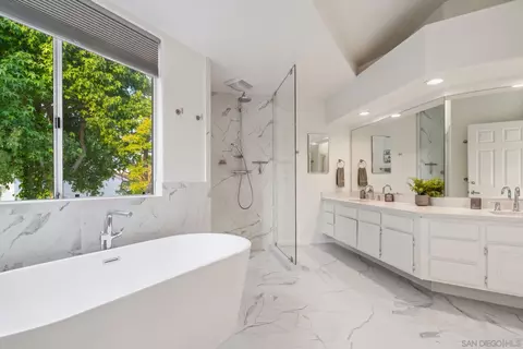 Bath - 4962 Marin Dr, Oceanside, CA 92056 photo 1 of 7