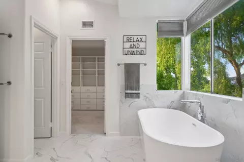 Bath - 4962 Marin Dr, Oceanside, CA 92056 photo 5 of 7