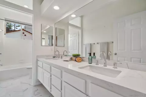 Bath - 4962 Marin Dr, Oceanside, CA 92056 photo 6 of 7