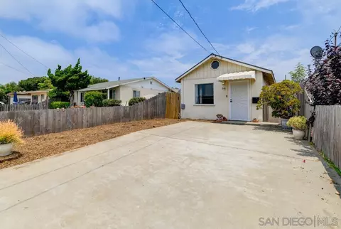 941 12th St, Imperial Beach, CA 91932 photo 2