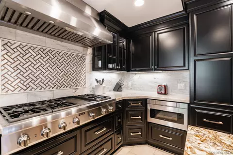 Kitchen - 2633 Summitview Ln, Spring Valley, CA 91977 photo 3 of 5