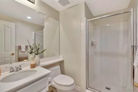 Bath - 2329 Masters Rd, Carlsbad, CA 92008 photo 4 of 4