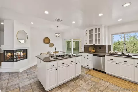 1363 Corte Alveo, Oceanside, CA 92057 photo 13