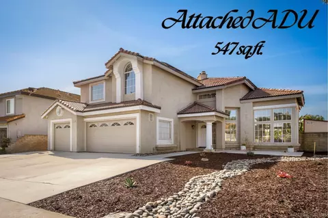 1363 Corte Alveo, Oceanside, CA 92057