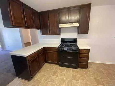 Kitchen - 21120 Santa Maria Dr, Tehachapi, CA 93561 photo 3 of 4