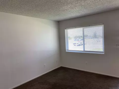Living - 21120 Santa Maria Dr, Tehachapi, CA 93561 photo 2 of 4