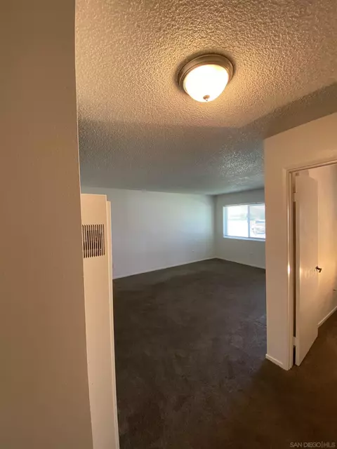 Living - 21120 Santa Maria Dr, Tehachapi, CA 93561 photo 3 of 4