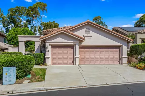 696 Calle Montera, Escondido, CA 92025