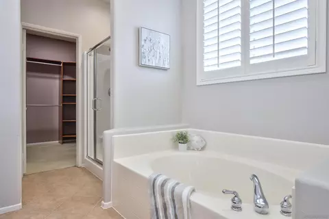 Bath - 11357 Vista Elevada, San Diego, CA 92131 photo 5 of 6