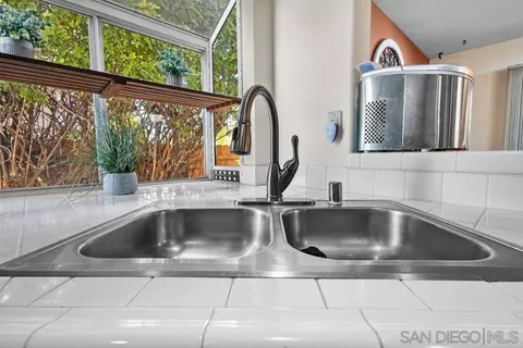 Kitchen - 9802 Avenida Colino, Spring Valley, CA 91977 photo 4 of 4