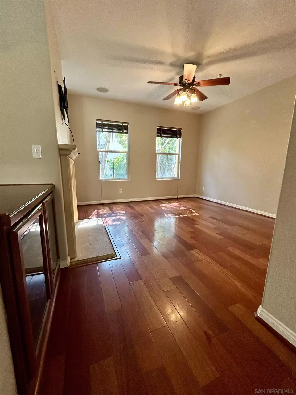 Living - 2509 Escala Cir, San Diego, CA 92108 photo 2 of 5